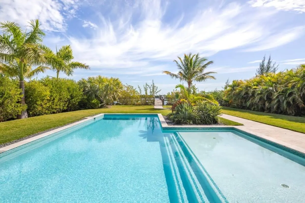 Holiday home Waterlane House -Pool & Boat Dock Villa Stock Island