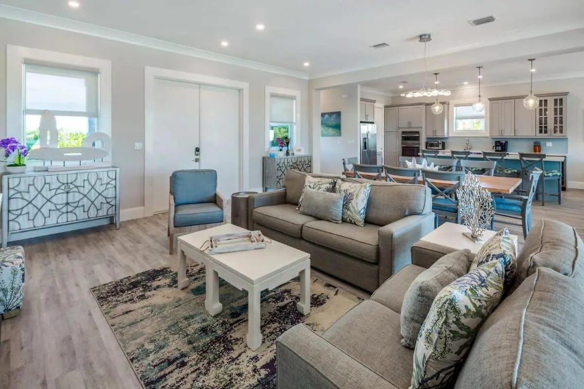 Waterlane House -Pool & Boat Dock Villa Stock Island Holiday home