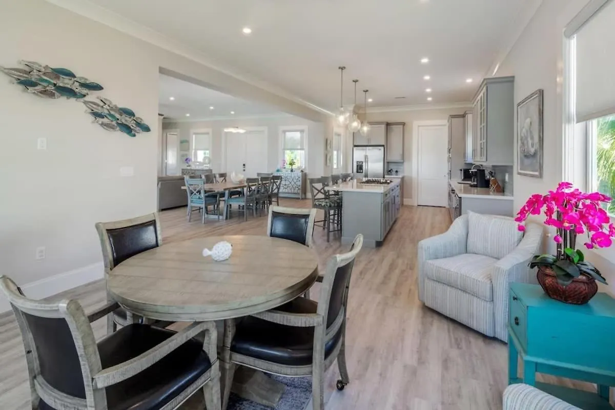 Holiday home Waterlane House -Pool & Boat Dock Villa Stock Island